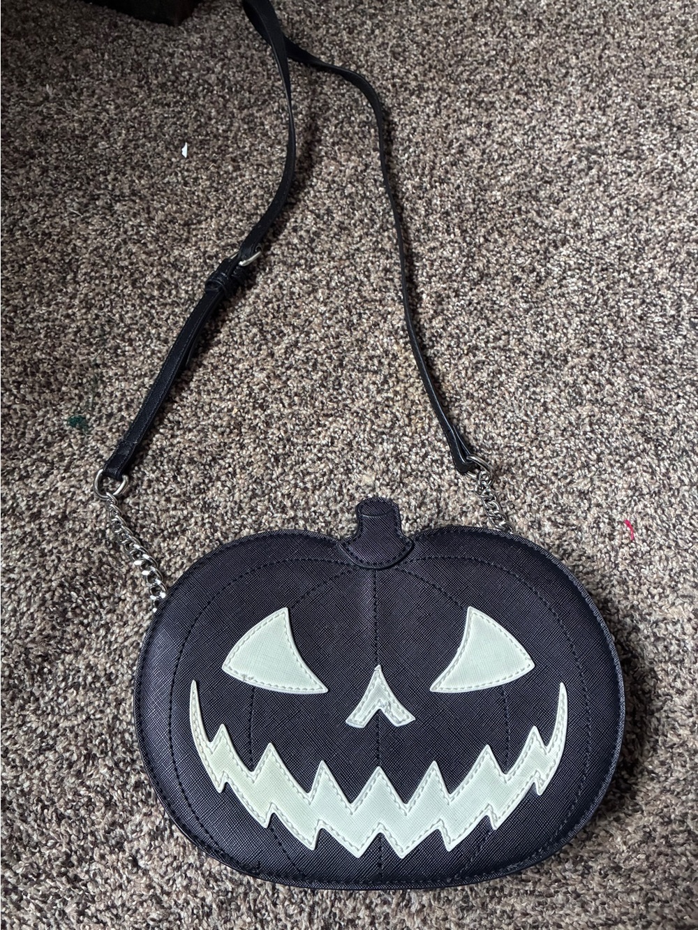 PREOWNED Black Pumpkin Jack-O'-Lantern Crossbody Bag - Glow in the dark